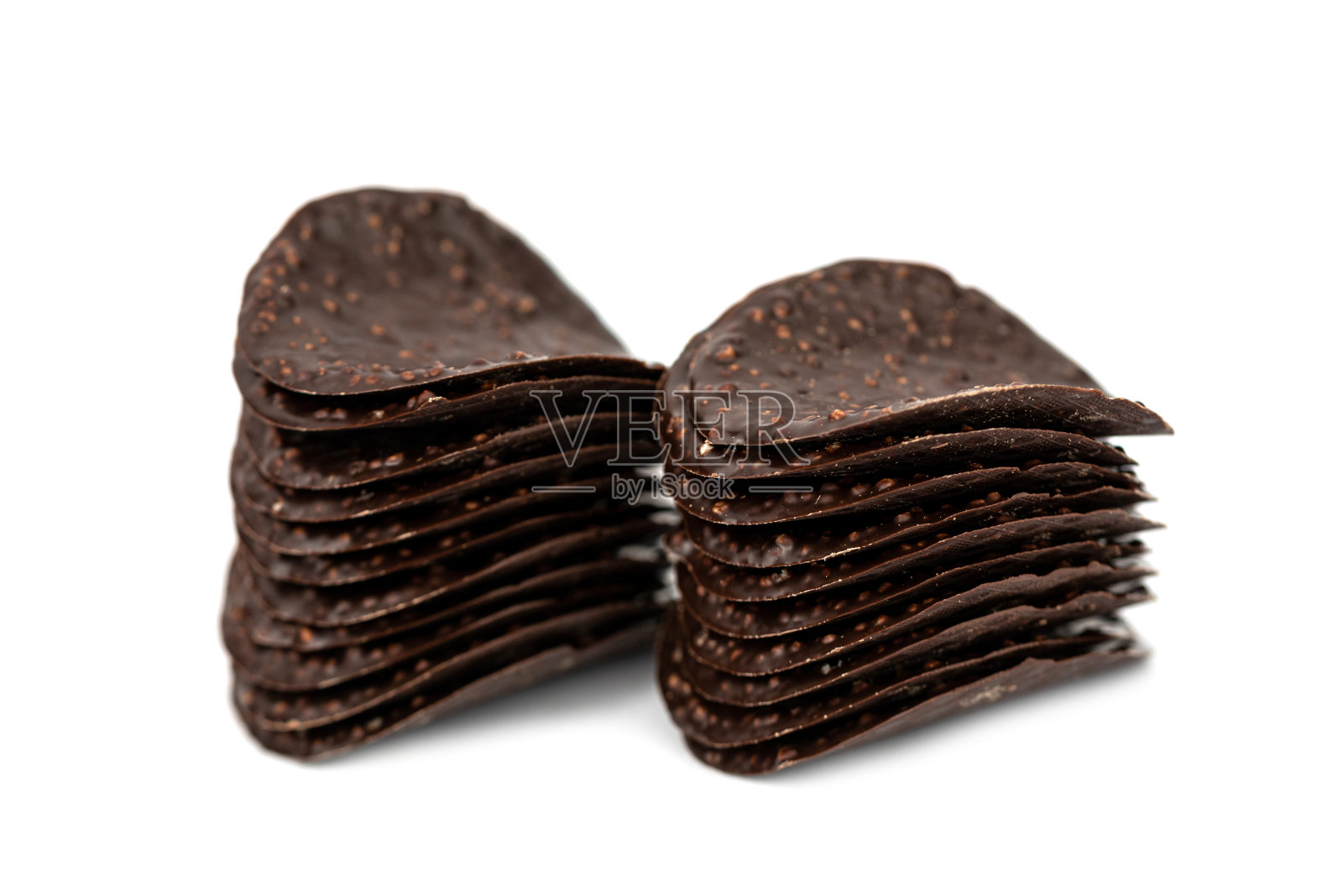 酥脆的黑巧克力片照片摄影图片