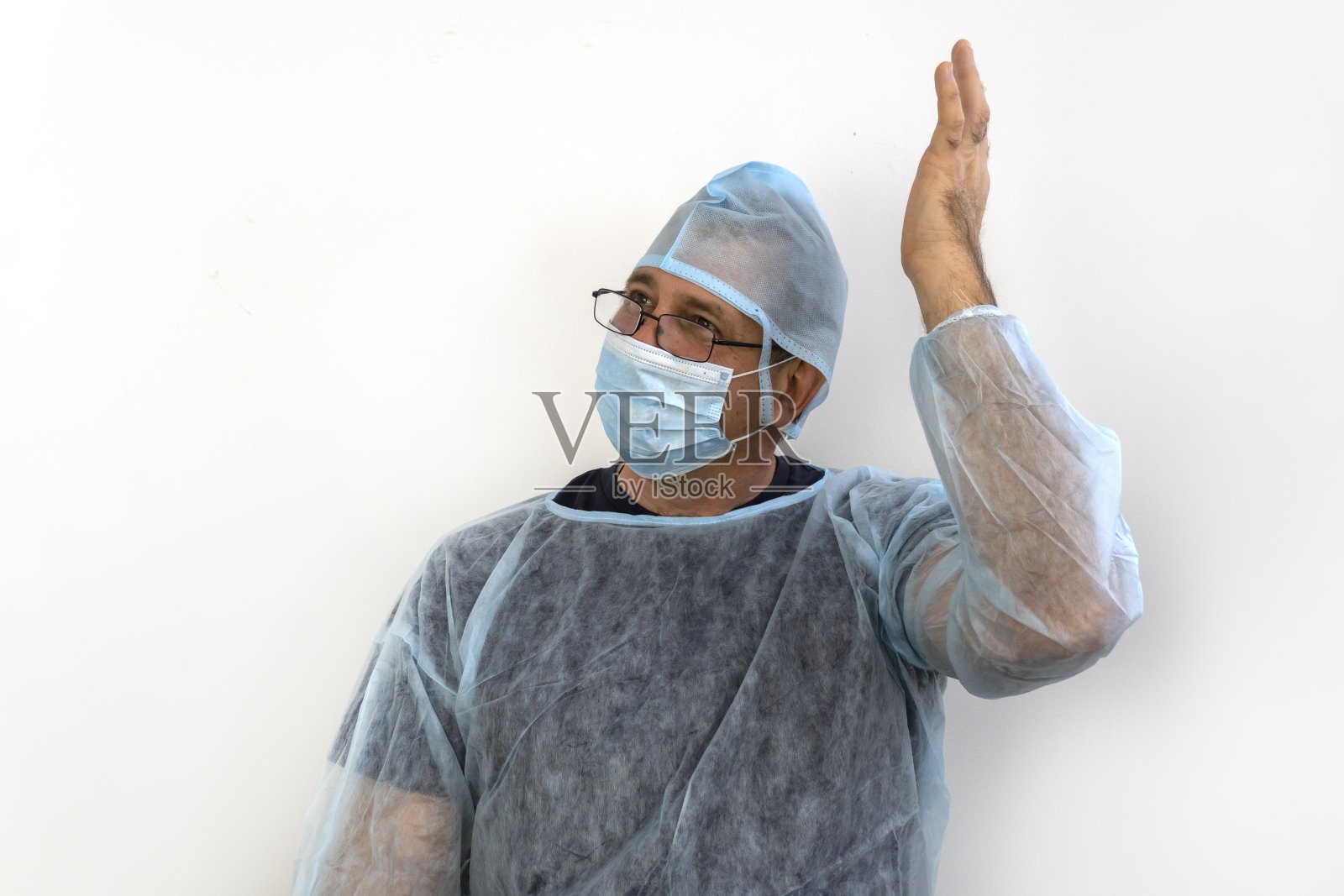 白色背景的男医生照片照片摄影图片