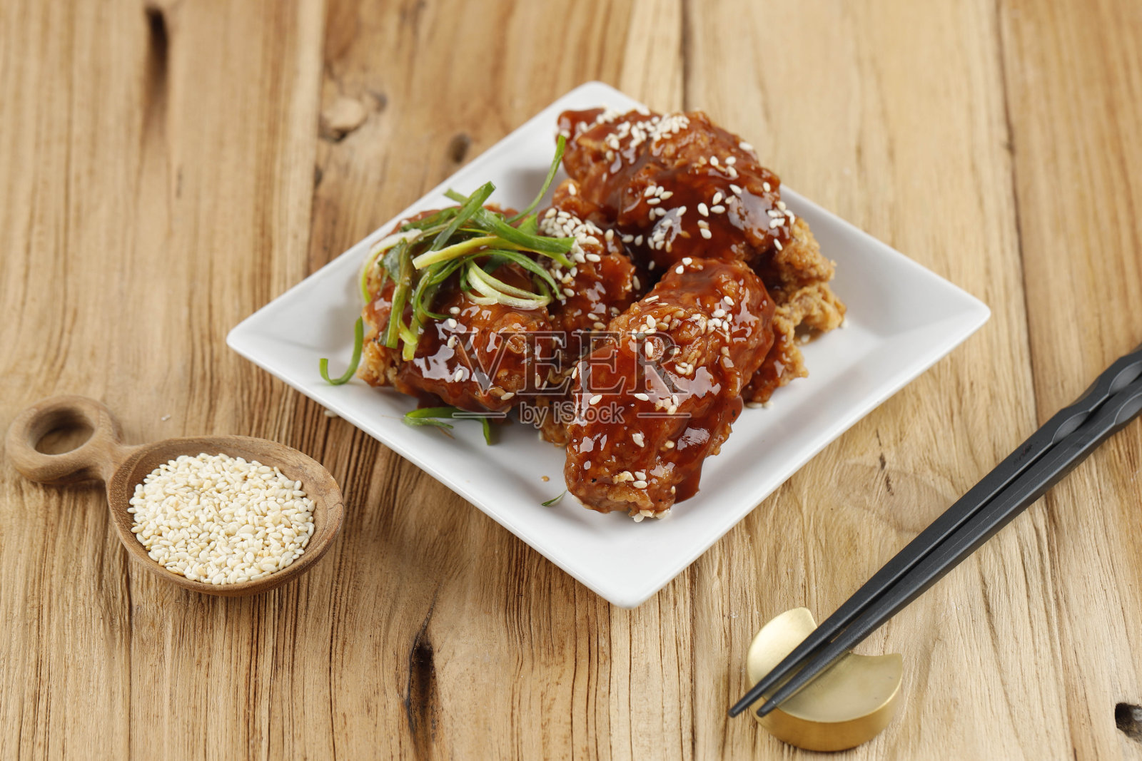 阳霜鸡，韩式炸鸡照片摄影图片