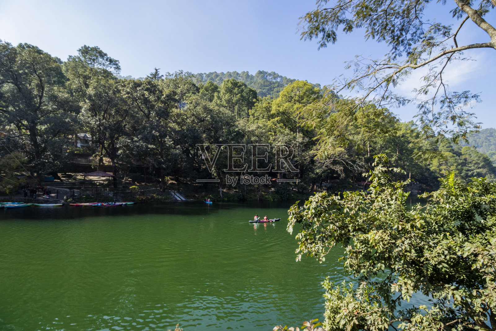北阿坎德邦萨塔尔湖的各种景色照片摄影图片