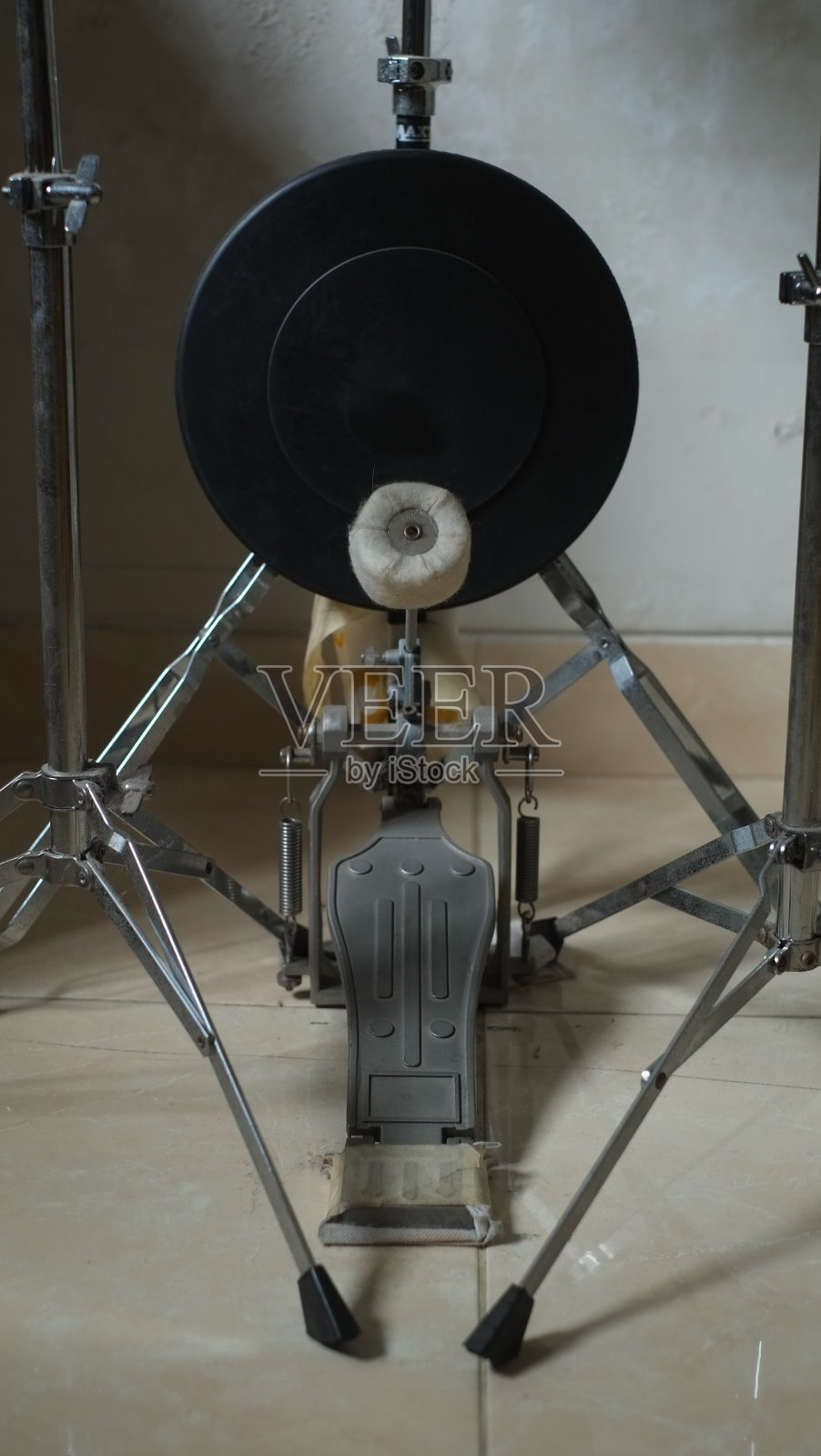 踢鼓踏板和练习垫照片摄影图片