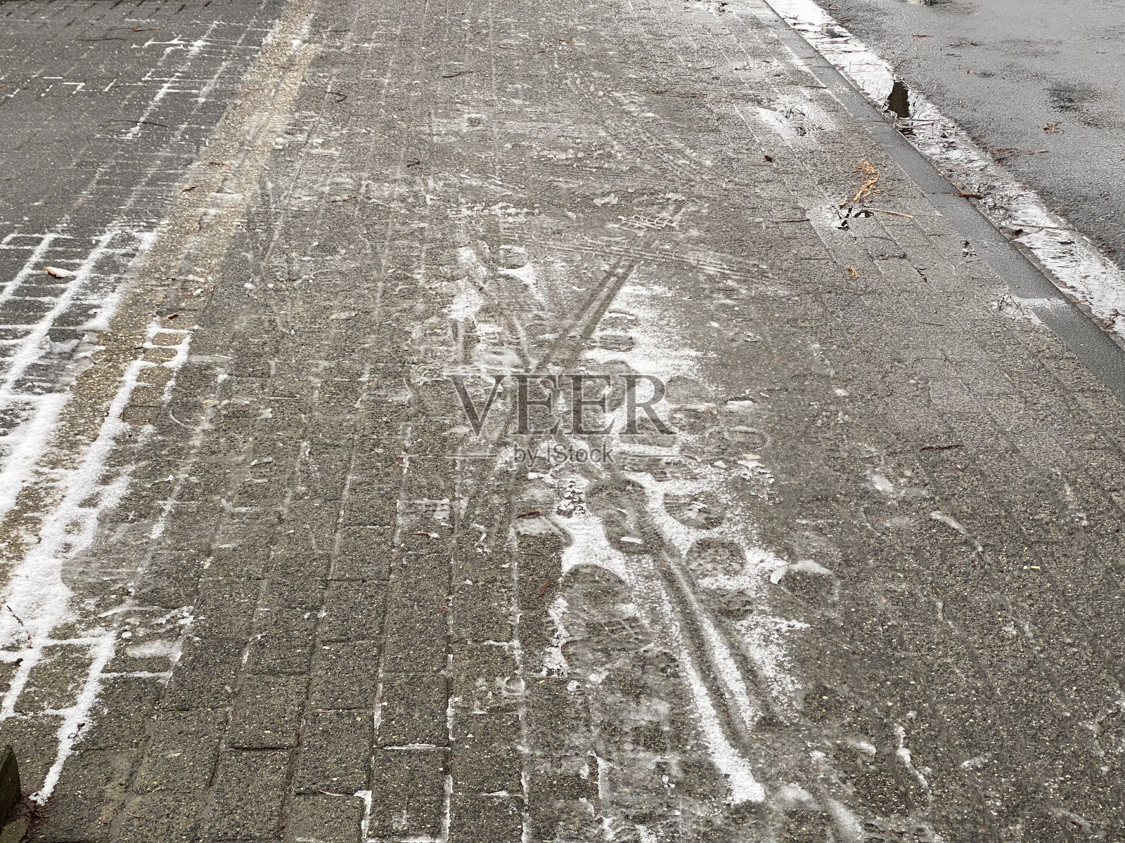 冰上光滑的人行道照片摄影图片