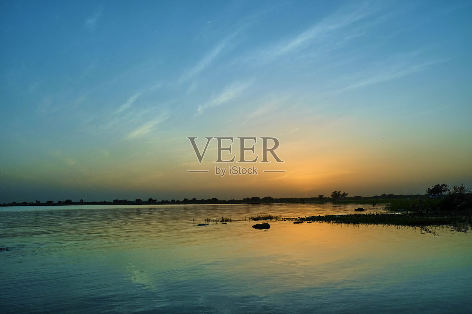 日落在上面照片摄影图片