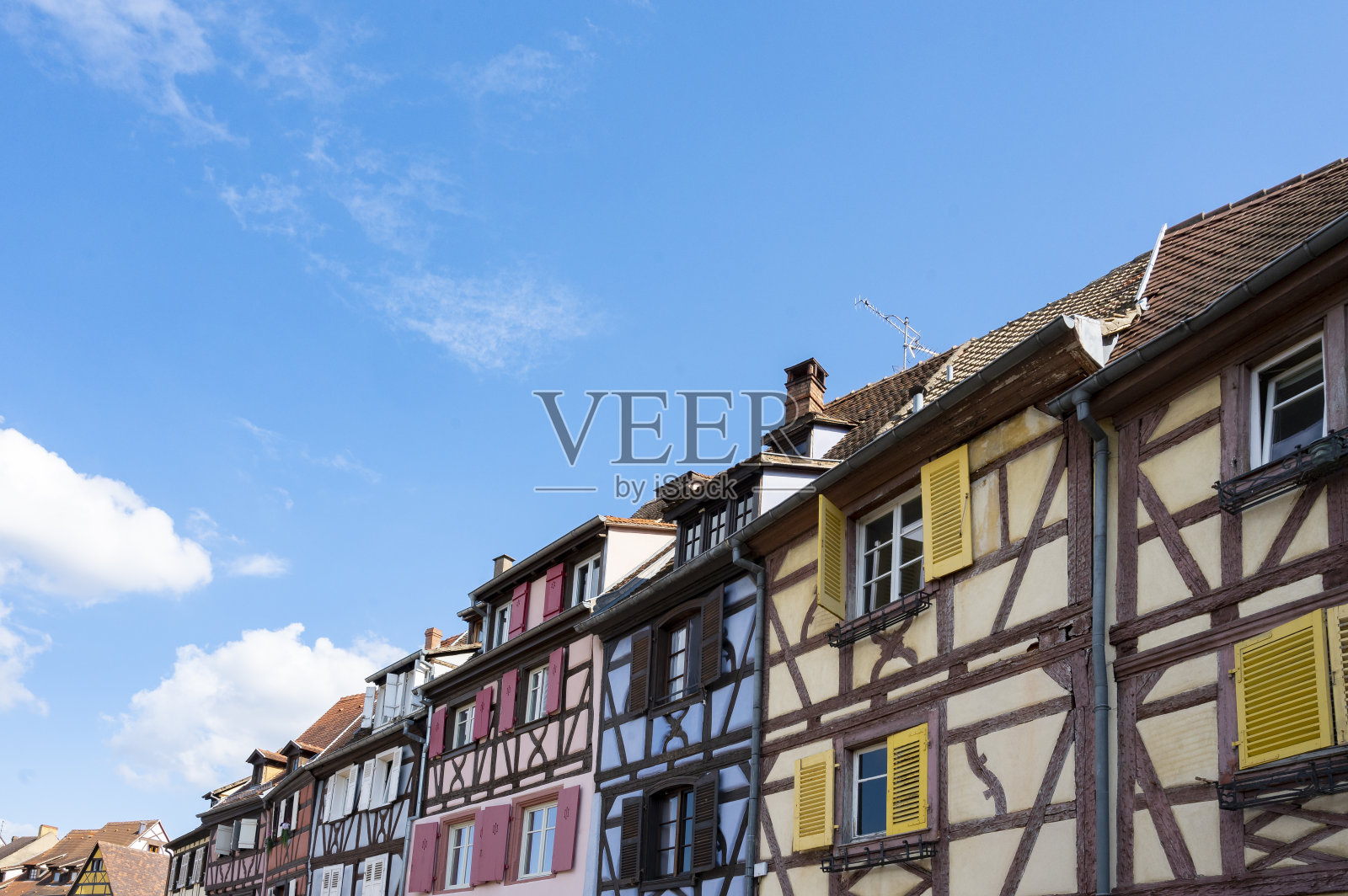 夏日里，法国阿尔萨斯的Colmar La Petite Venise街景照片摄影图片