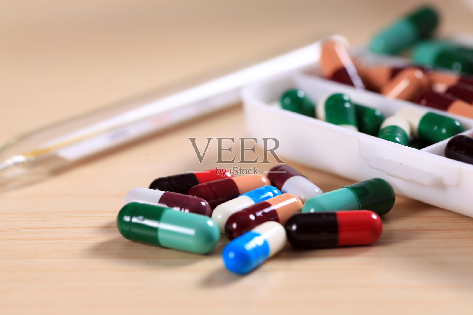 药物和健康。胶囊特写。不同种类的药物照片摄影图片