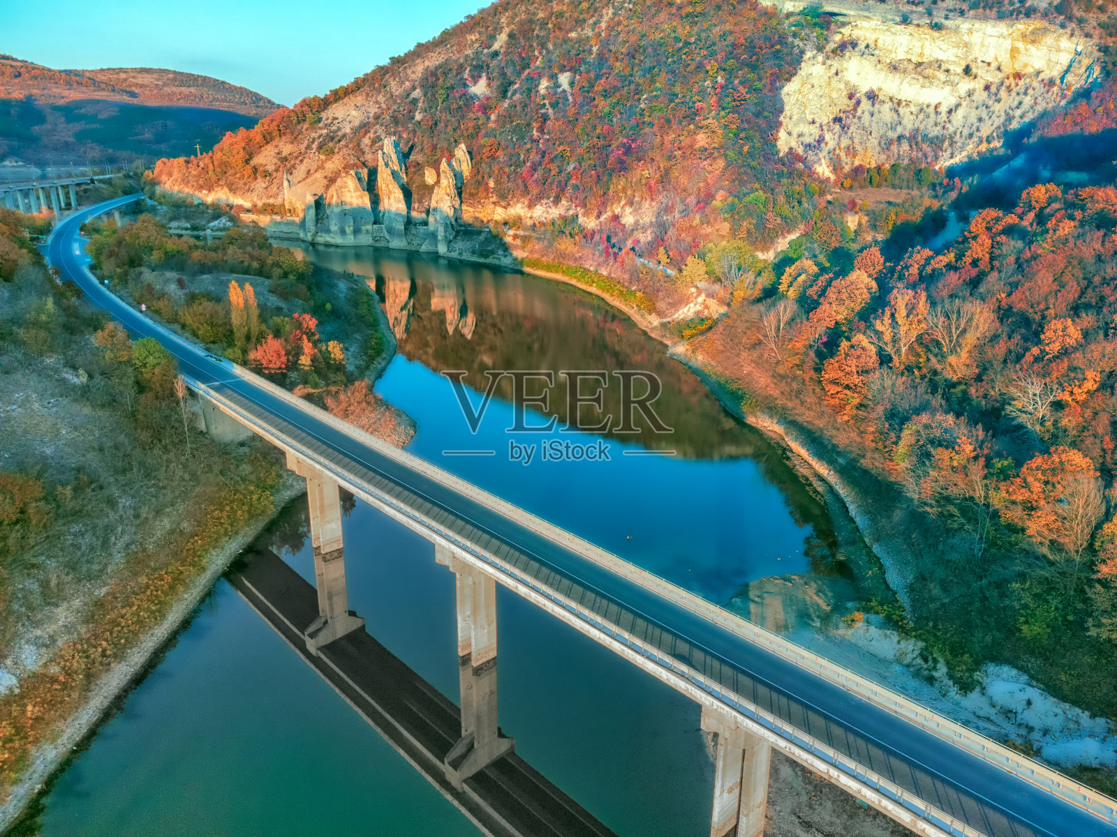 奇妙岩石的美丽风景照片摄影图片