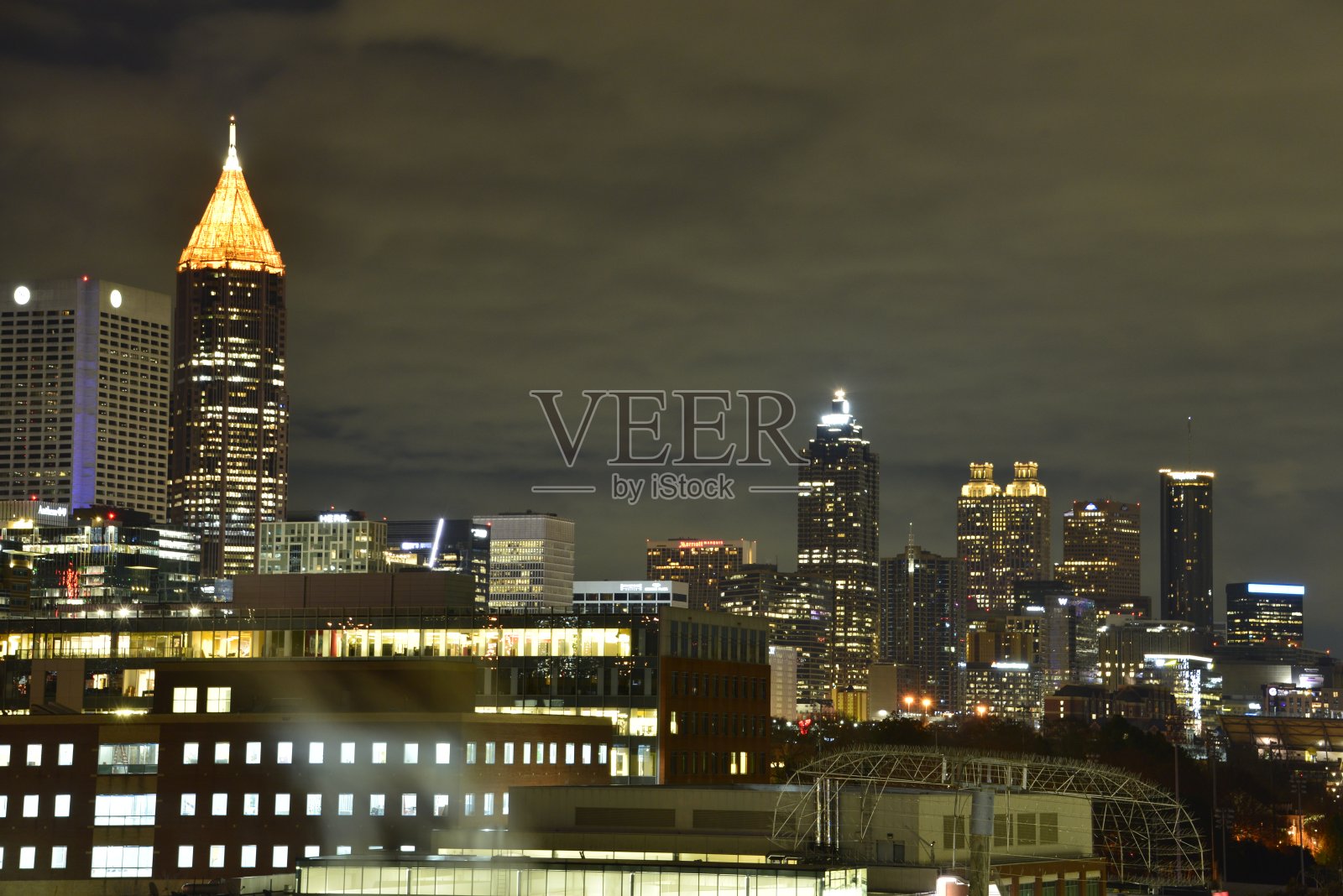 标志性的亚特兰大夜光天际线照片摄影图片