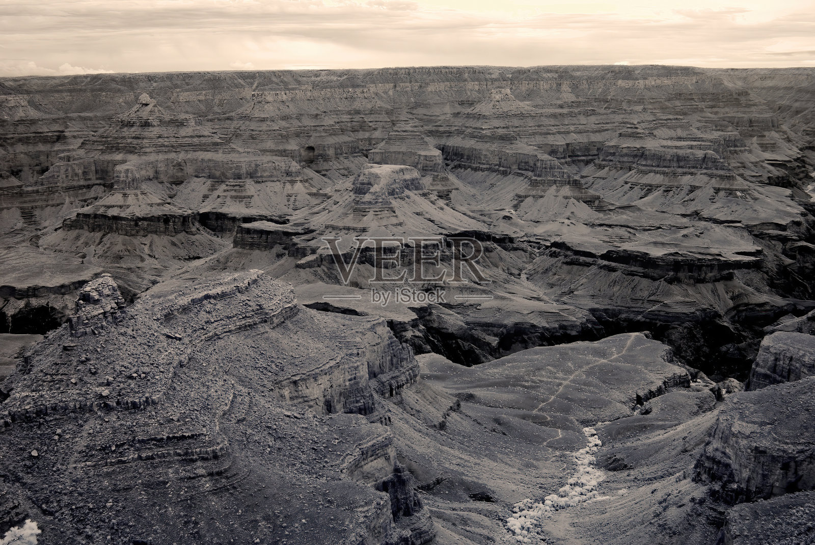 红外棕褐色调亚利桑那州大峡谷照片摄影图片