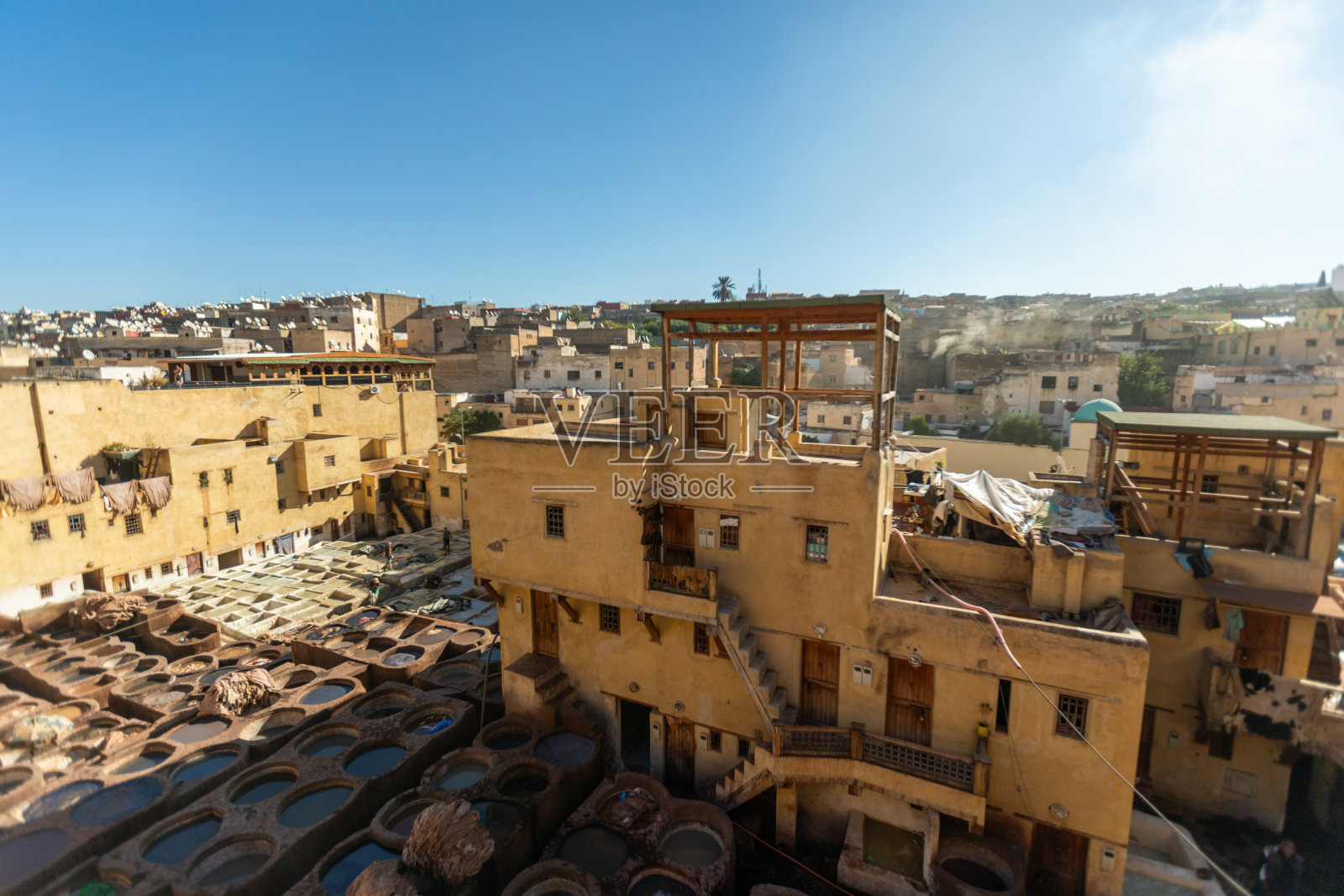 摩洛哥菲斯古麦地那的Chouwara皮革传统制革厂照片摄影图片