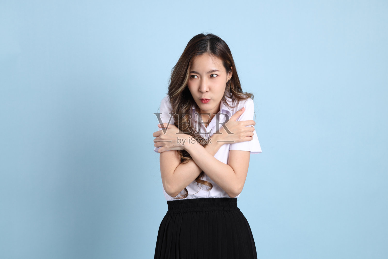 穿校服的女孩照片摄影图片