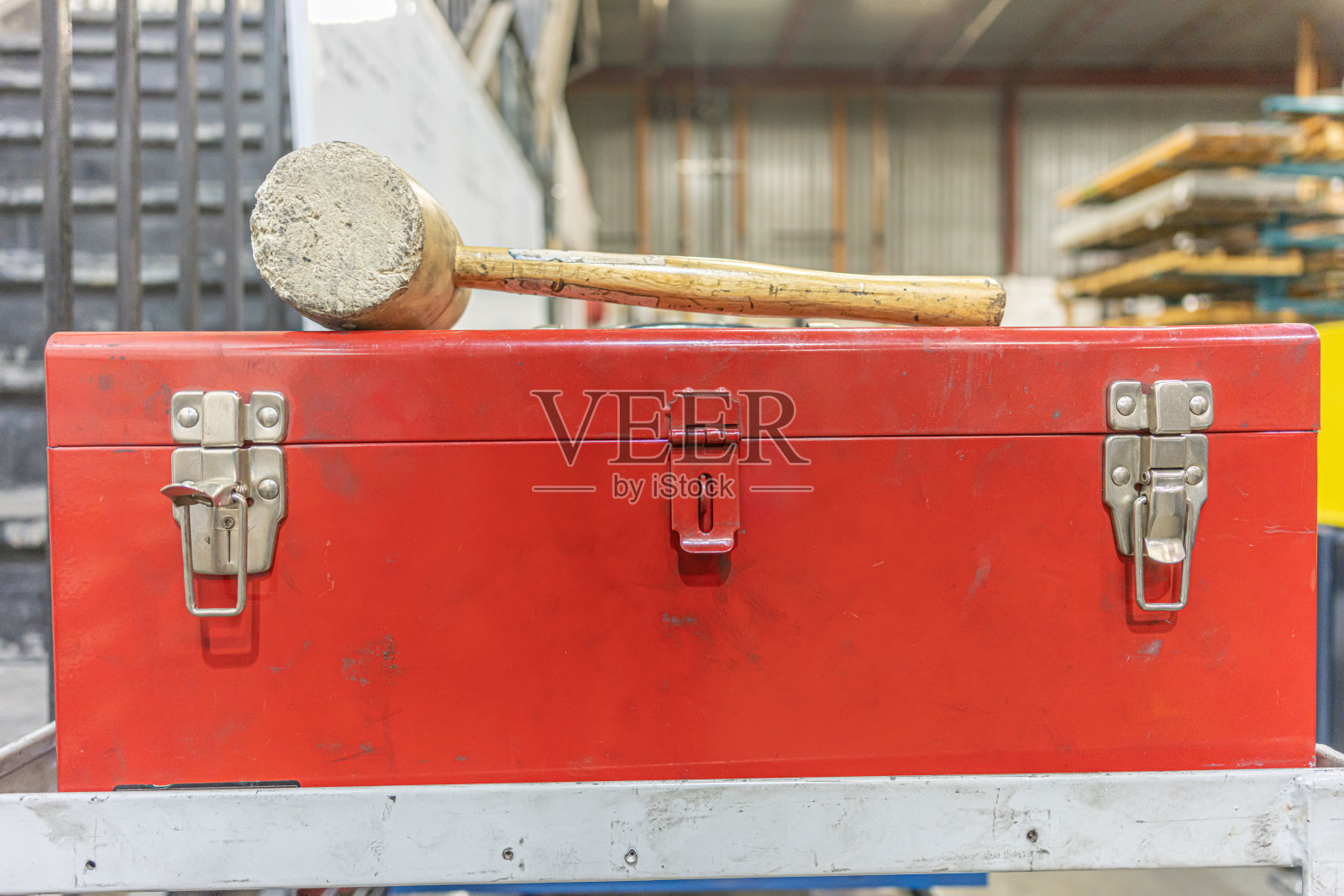 工厂木工和机械用木槌照片摄影图片