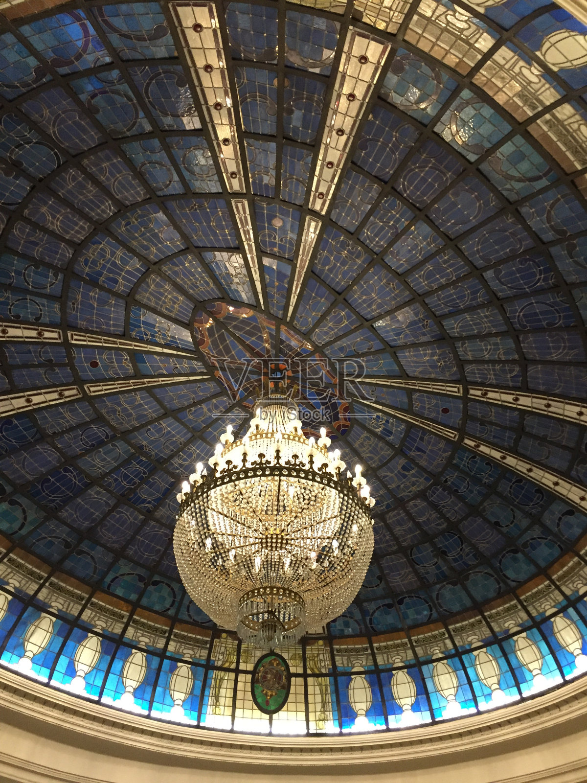 西班牙马德里华丽的蓝色瓷砖天花板照片摄影图片