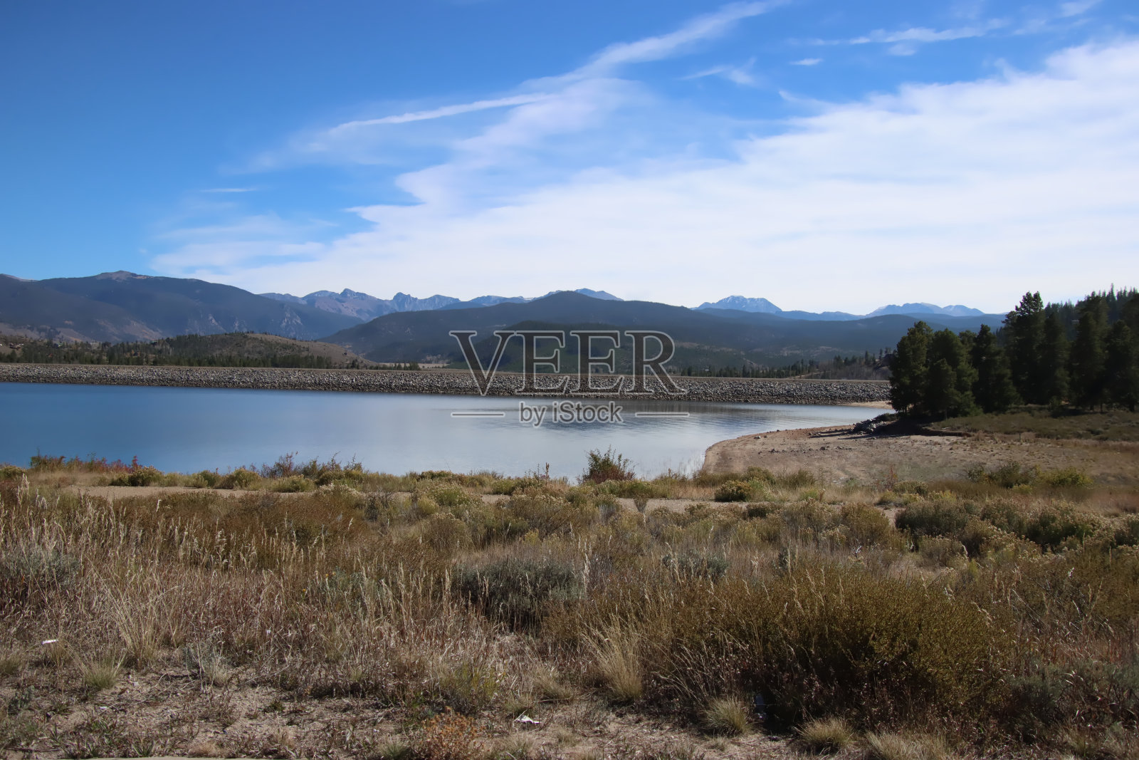 远方的山照片摄影图片