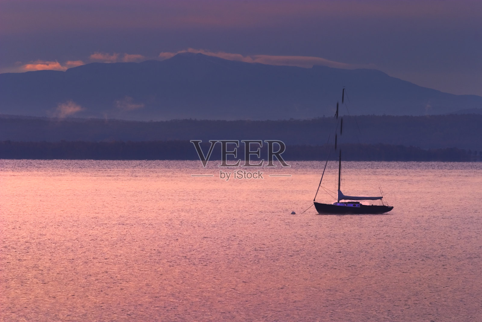 北海罗，佛蒙特州。尚普兰湖群岛照片摄影图片