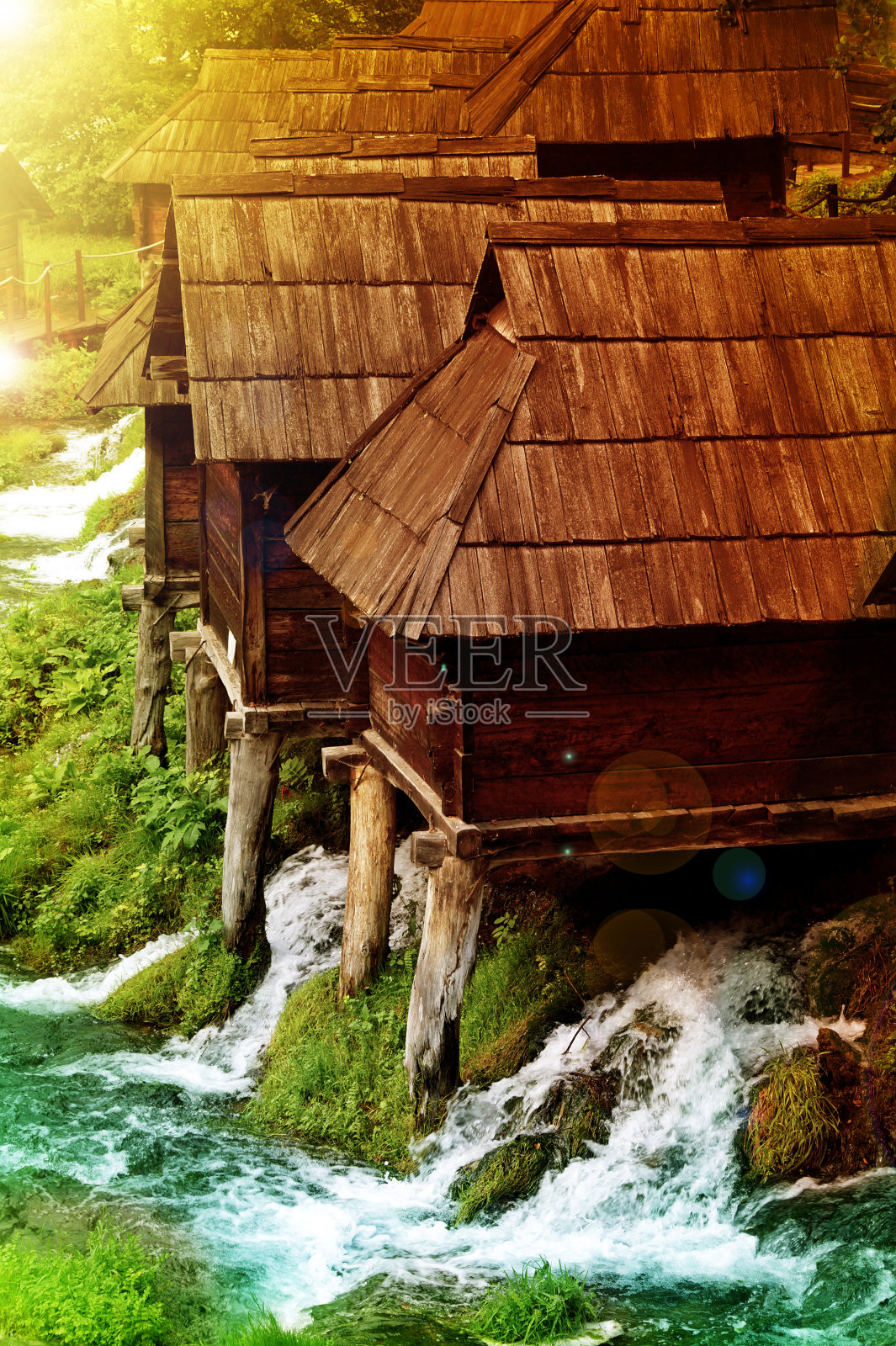 波黑Pliva河上的旧水厂照片摄影图片