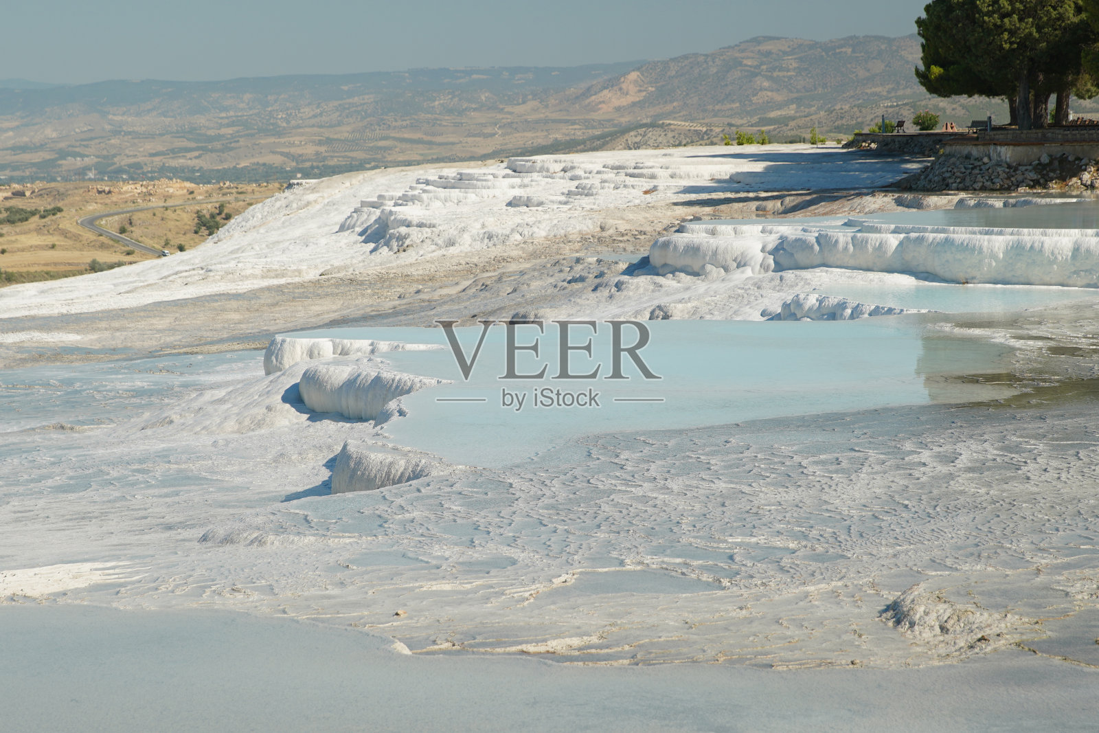 土耳其丹尼兹利Pamukkale的石灰华梯田照片摄影图片