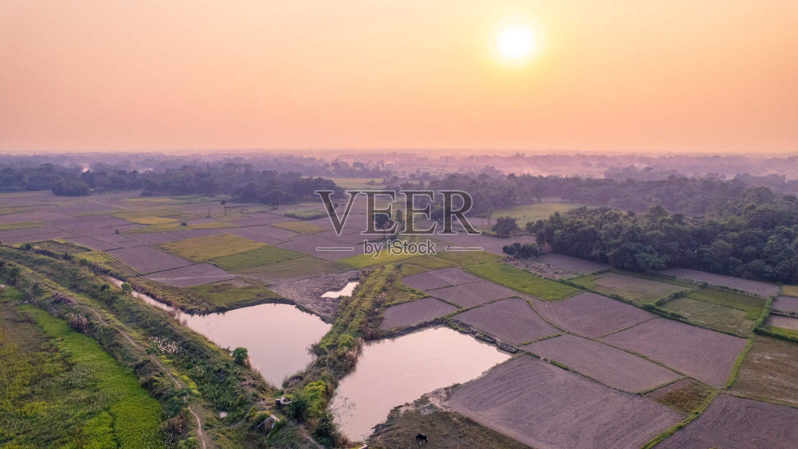 日落或日出期间印度农村的空中景观视图照片摄影图片