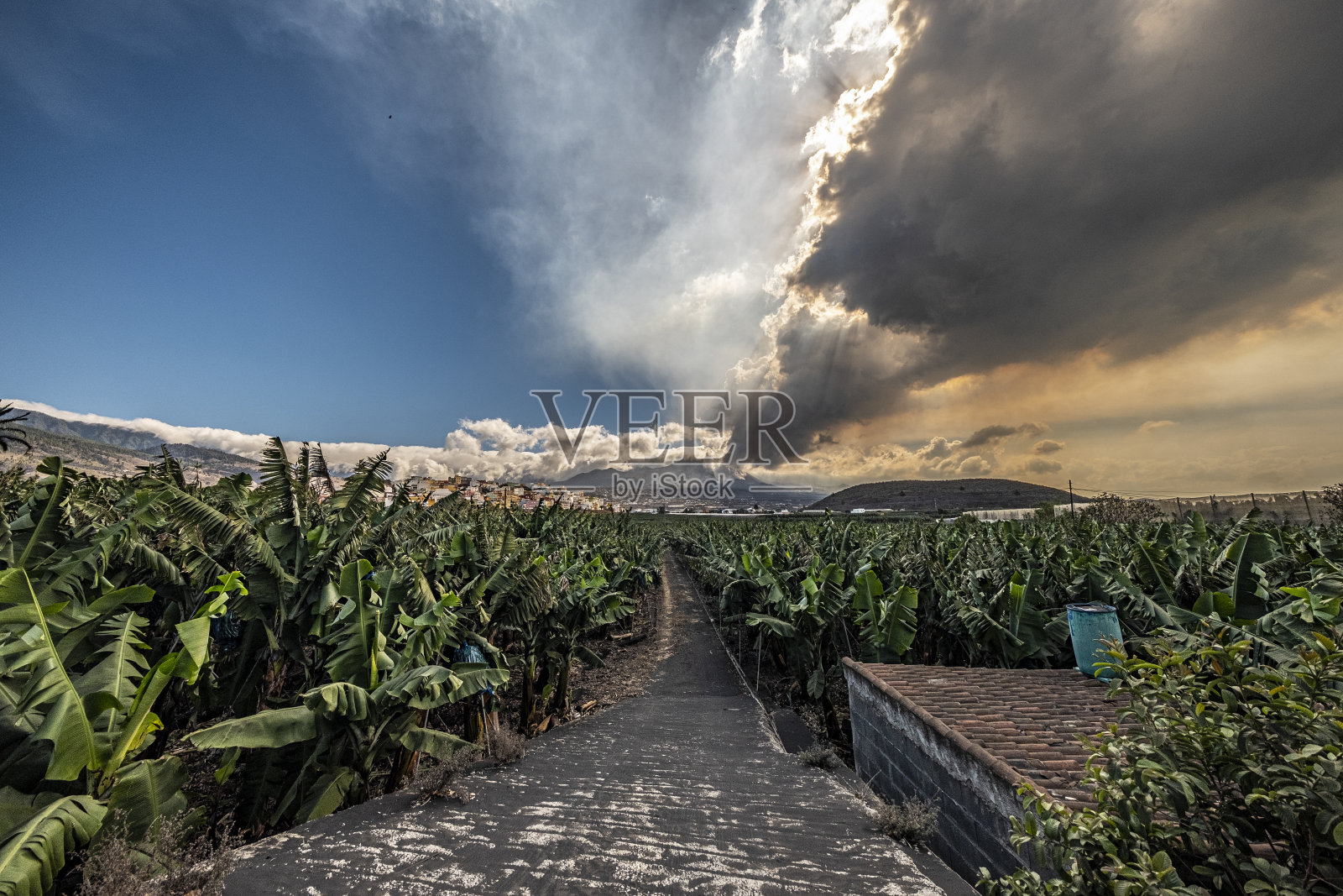老火山峰会照片摄影图片