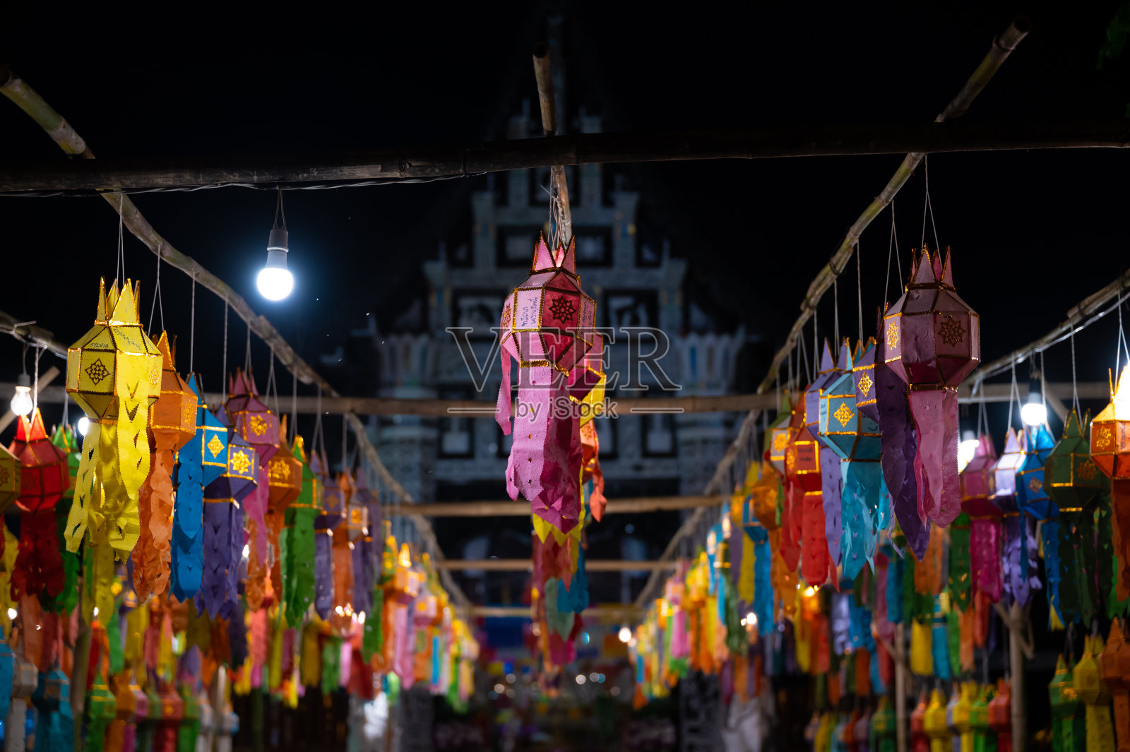 元宵佳节灯火通明。泰国曼谷照片摄影图片