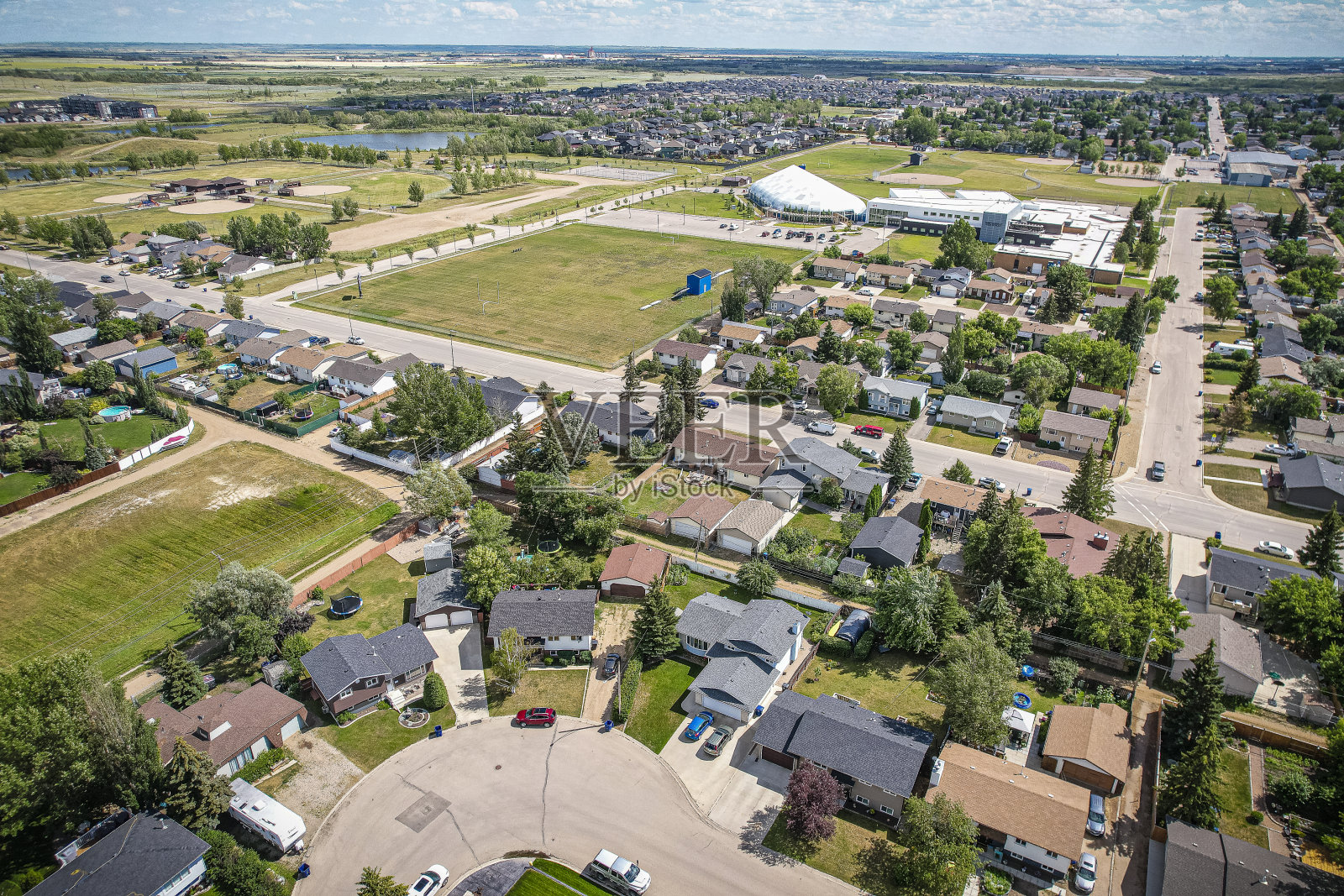 萨斯喀彻温省马滕斯维尔的无人机鸟瞰图照片摄影图片