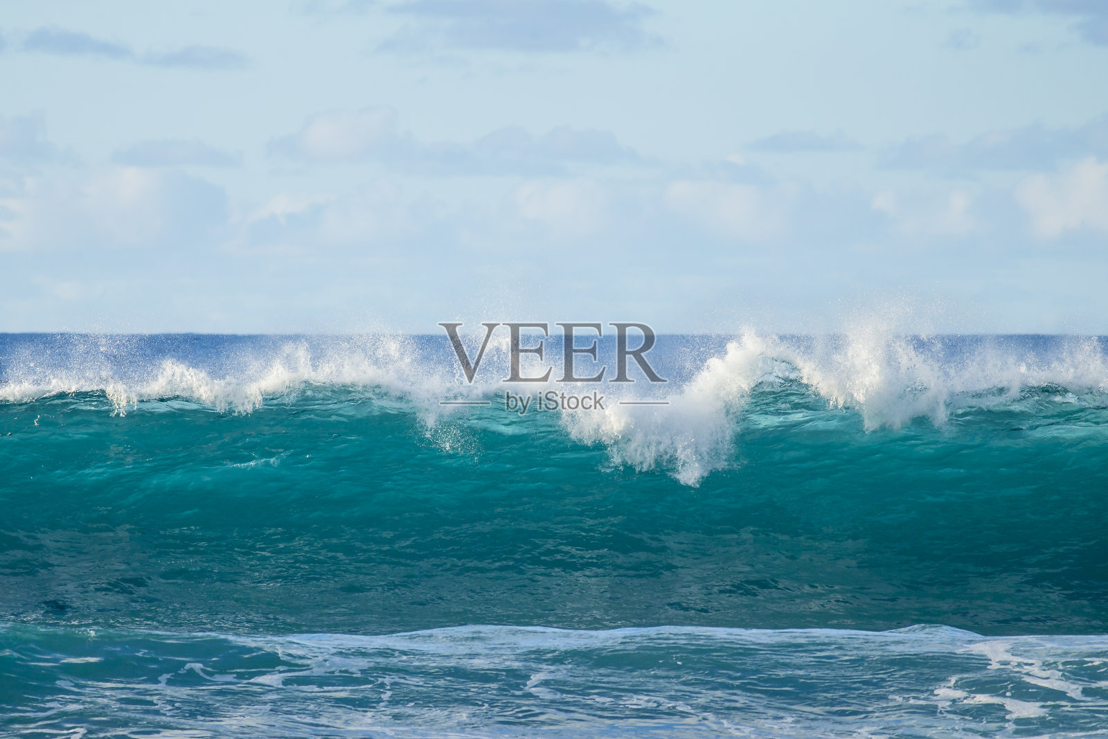 瓦胡岛北岸的开阔海浪照片摄影图片