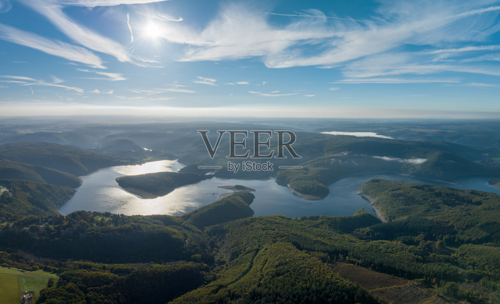 鲁尔湖照片摄影图片