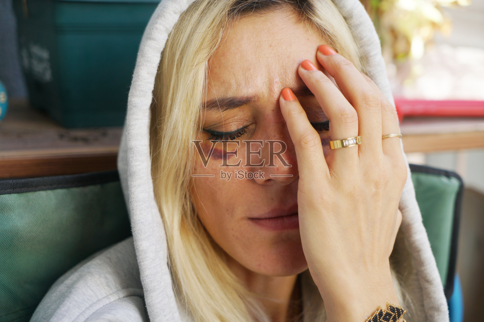 虐待的女人照片摄影图片