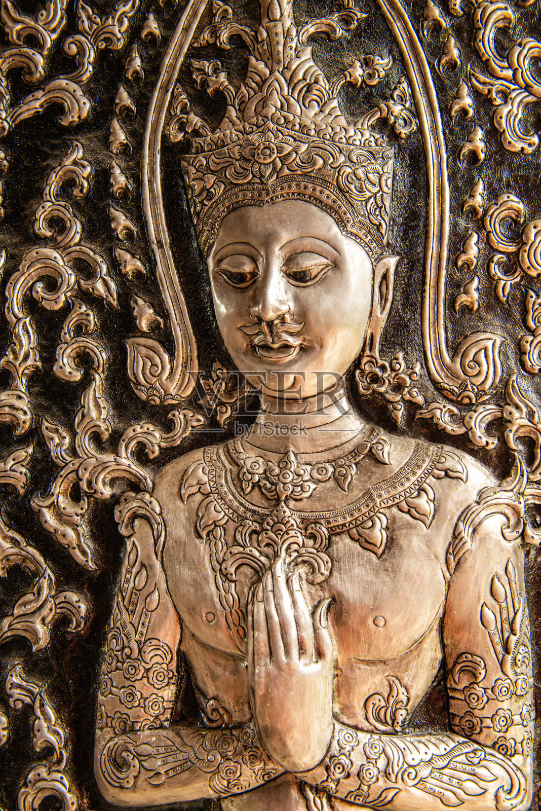 庙里的银雕艺术照片摄影图片