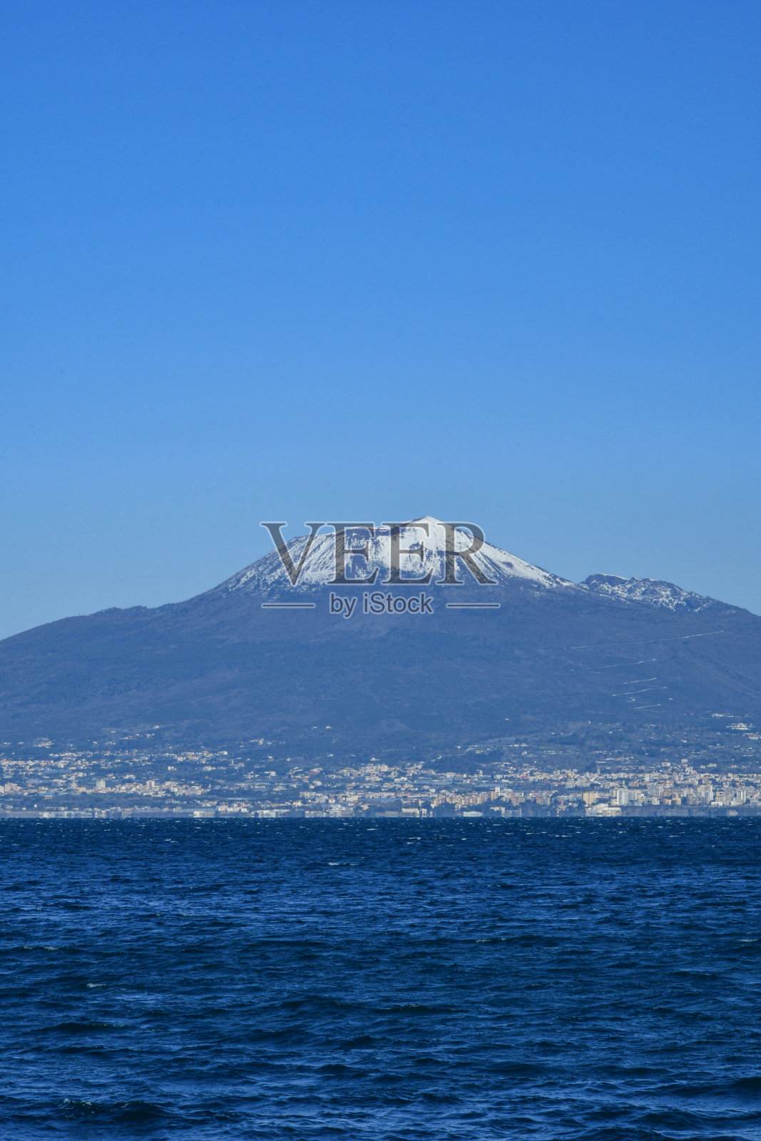 意大利那不勒斯的海。照片摄影图片