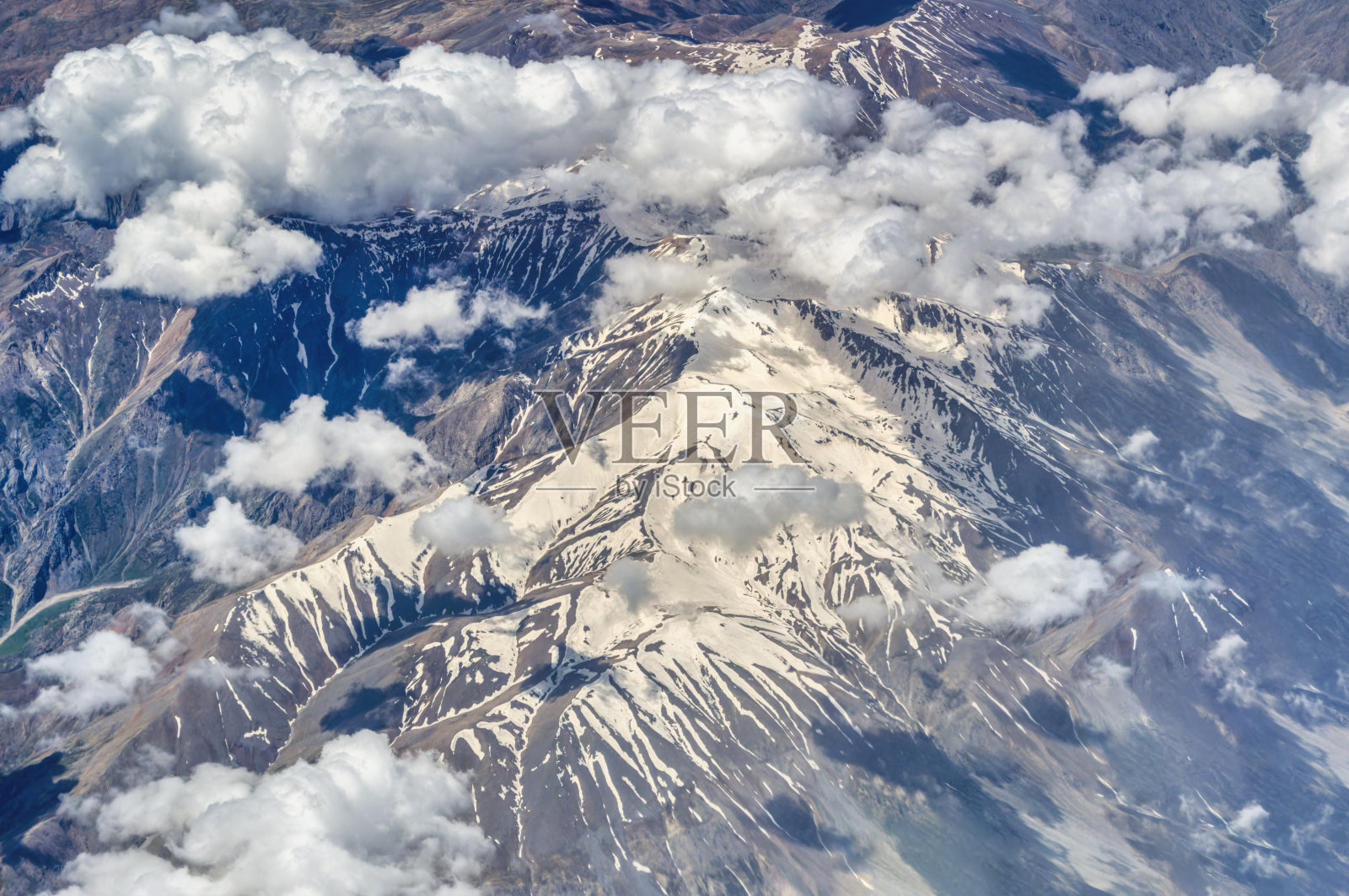鸟瞰雪峰山脉照片摄影图片