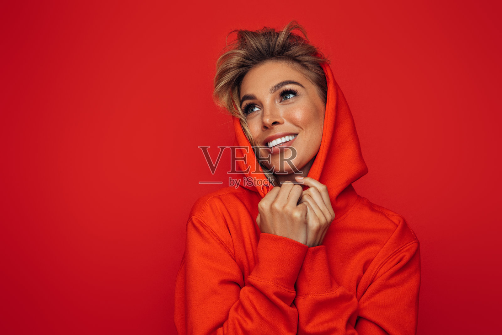 年轻情绪化的女人照片摄影图片