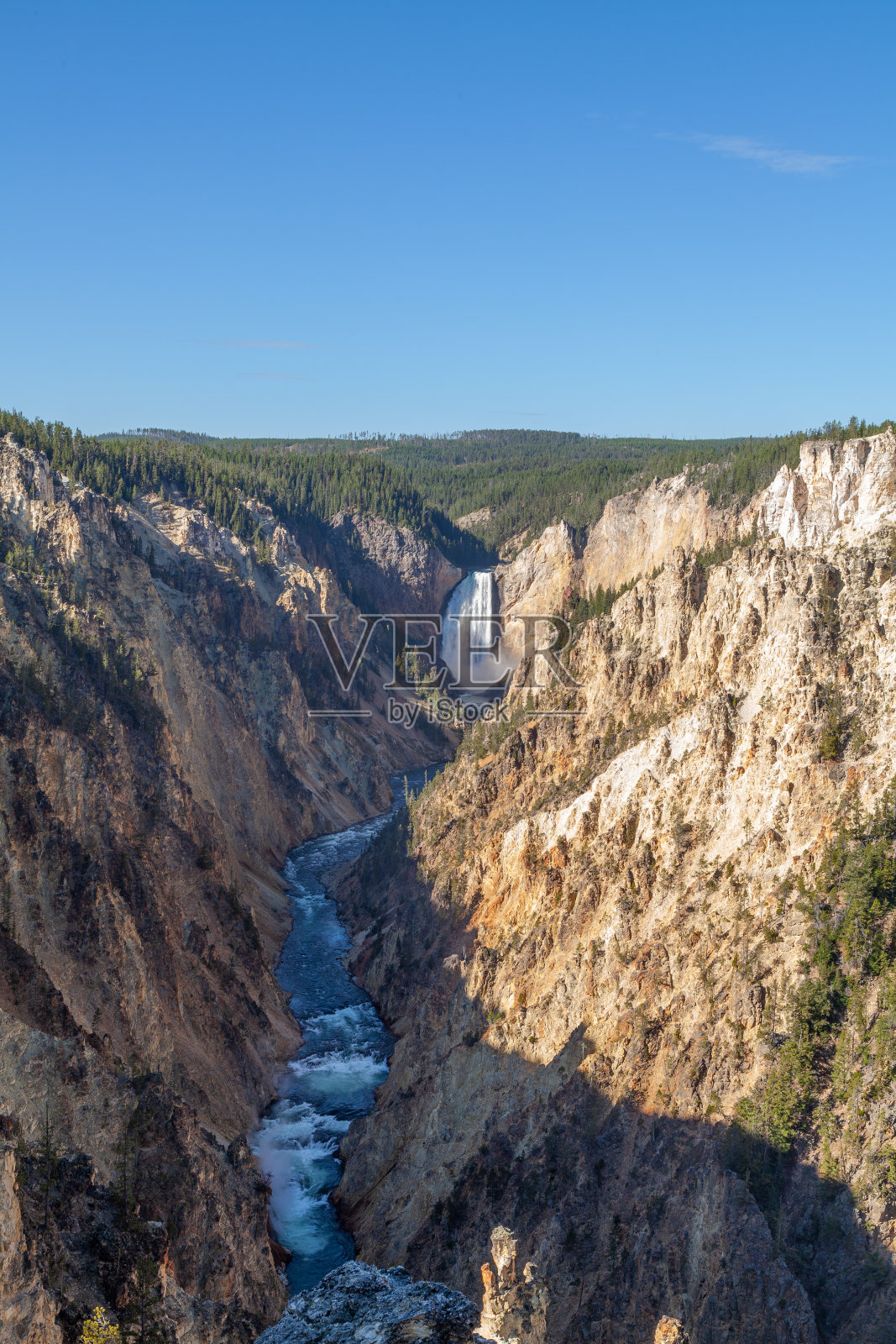 黄石国家公园的黄石瀑布照片摄影图片