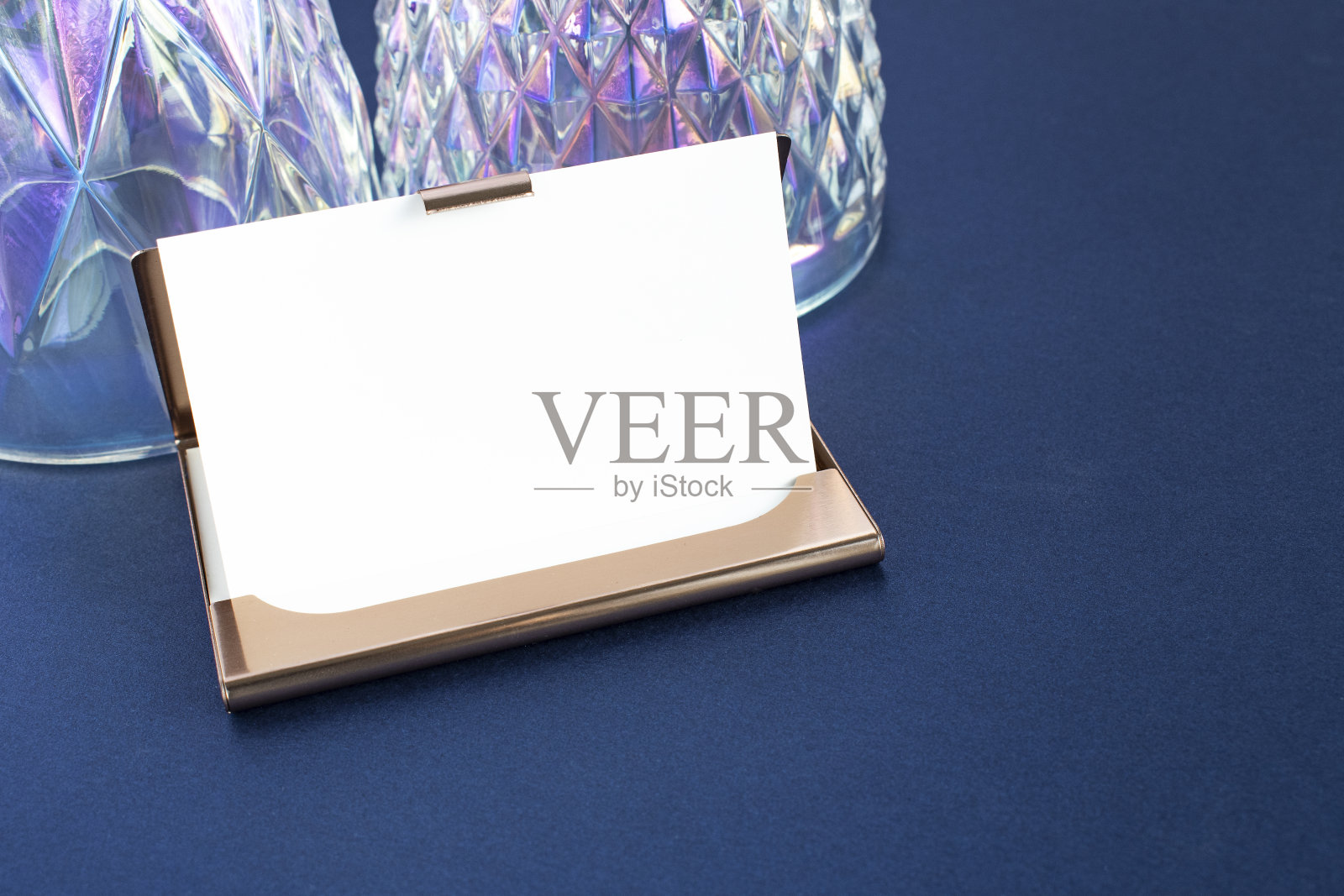 猫眼石玻璃和名片模型照片摄影图片