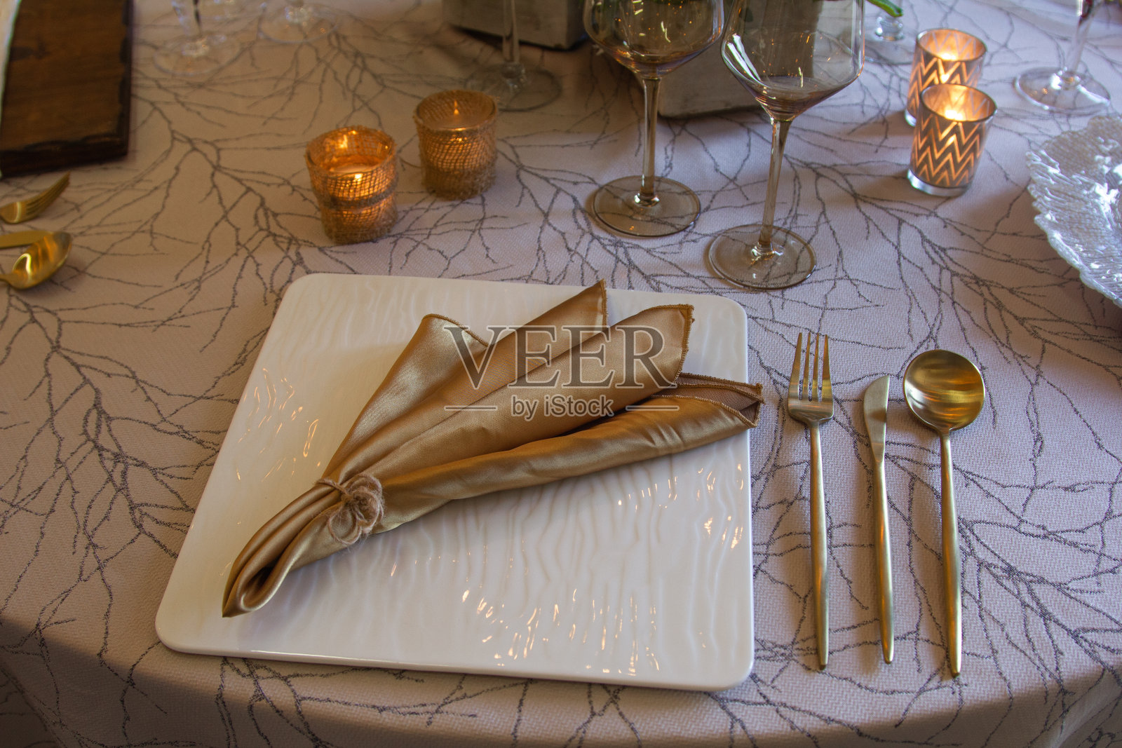 用于婚礼活动的复古装饰桌子照片摄影图片