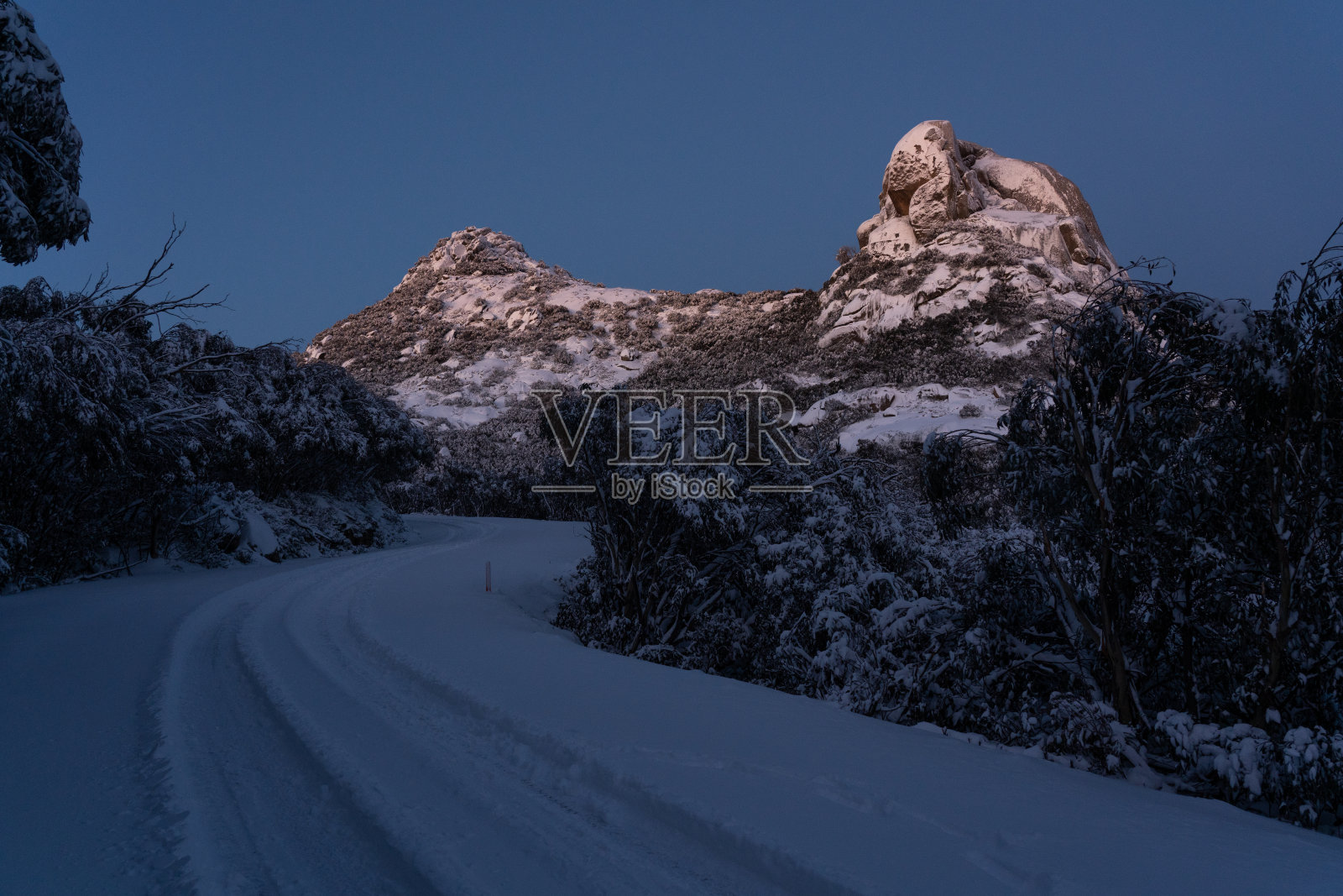 布法罗山的美丽景色-冬天的大教堂，维多利亚，澳大利亚照片摄影图片