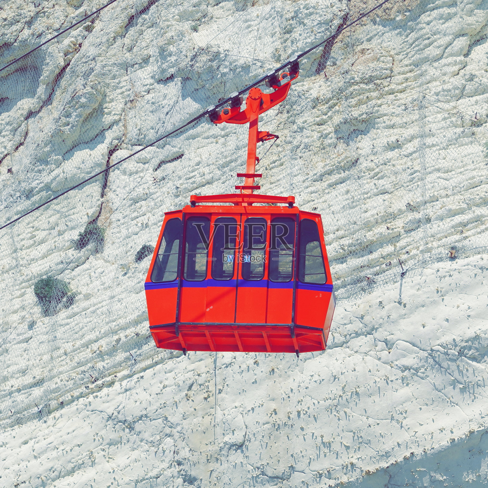 以色列 Rosh ha nikra 村的红色缆车照片摄影图片