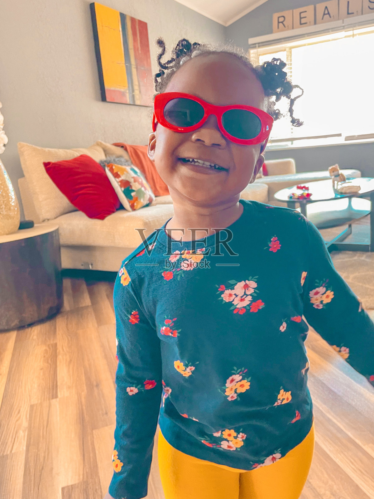 她很有气质!照片摄影图片