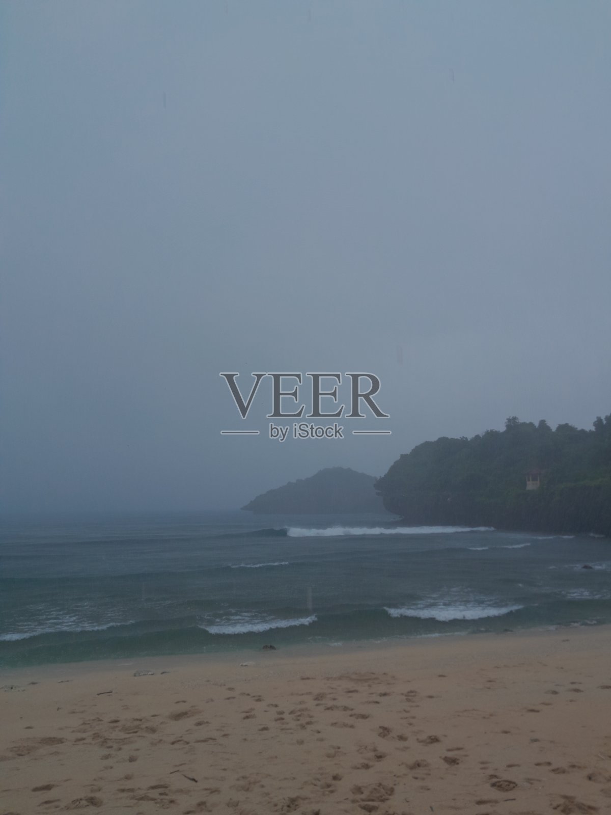 在海滩上照片摄影图片