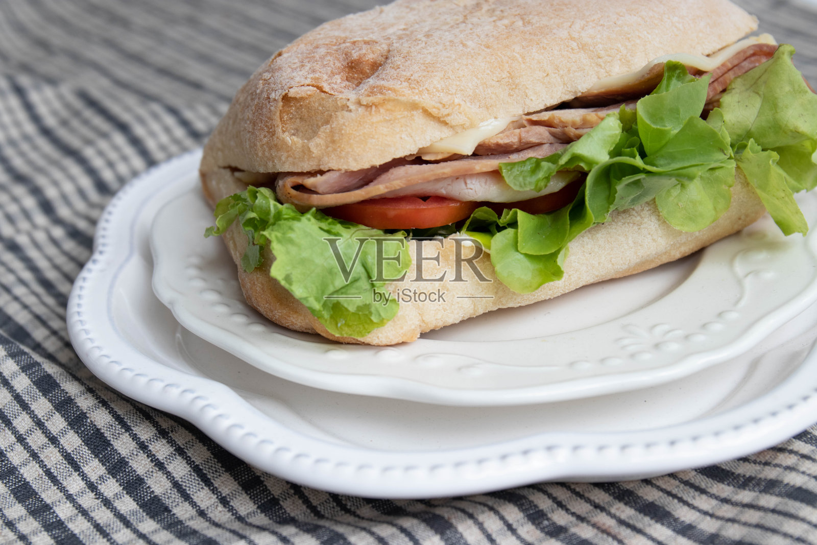 白底火腿奶酪三明治照片摄影图片