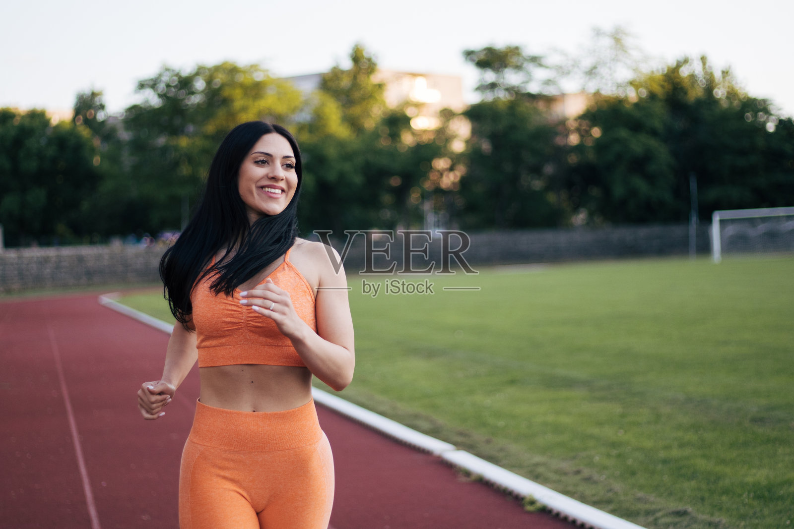 年轻的女人照片摄影图片