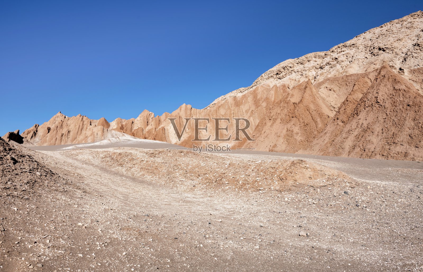 智利阿塔卡马沙漠中的死亡谷照片摄影图片