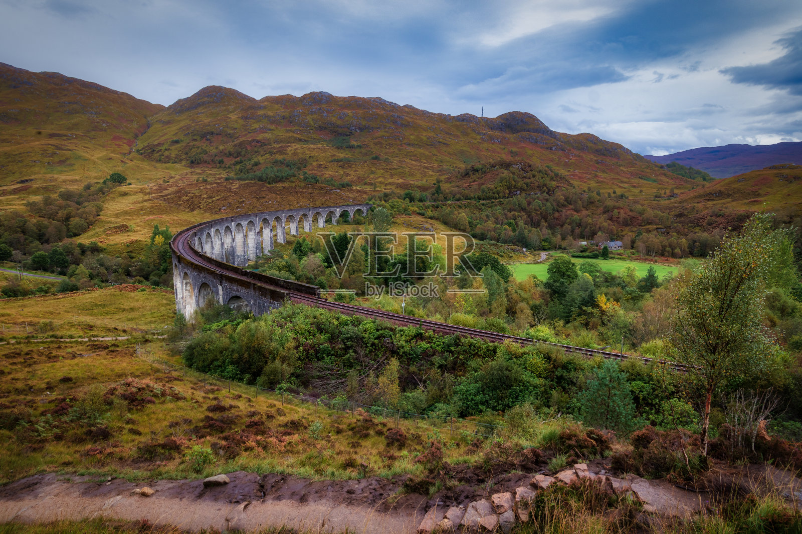 英国苏格兰格兰芬南高架桥的美景照片摄影图片