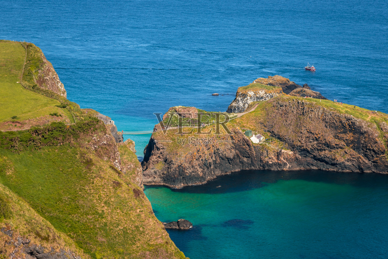 洞穴的Portaneevey港口照片摄影图片