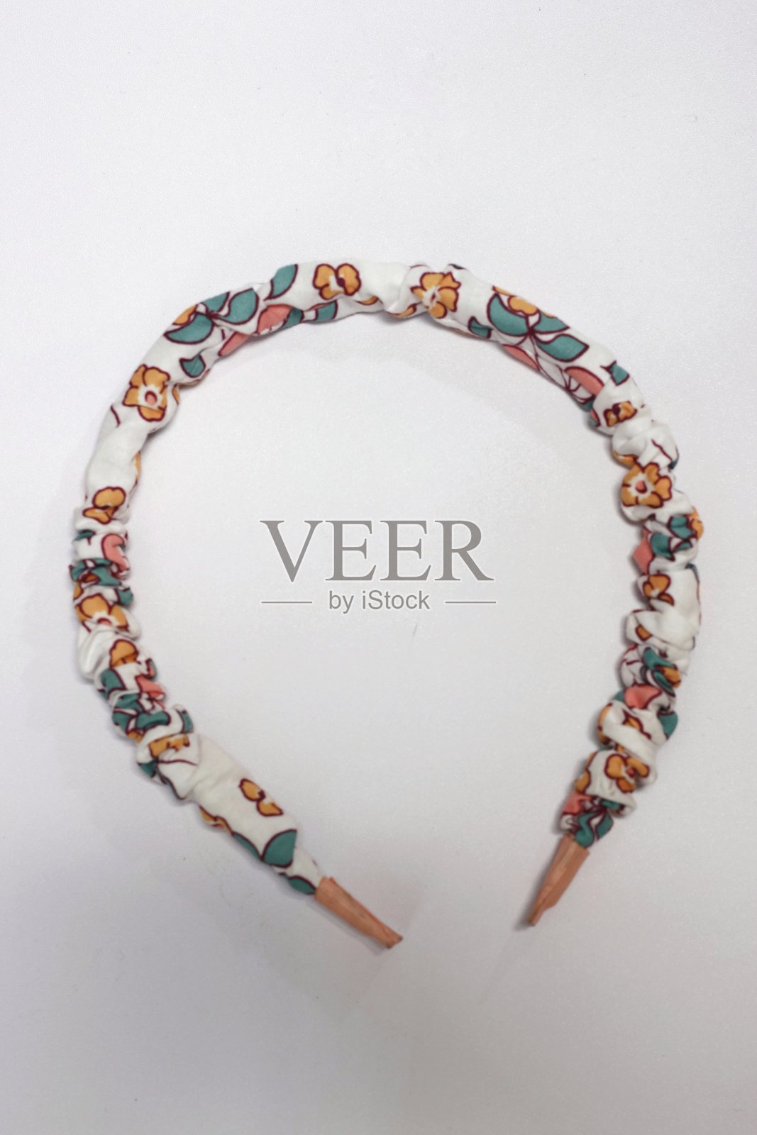 选择性聚焦美丽发带。头饰孤立的白色背景。照片摄影图片