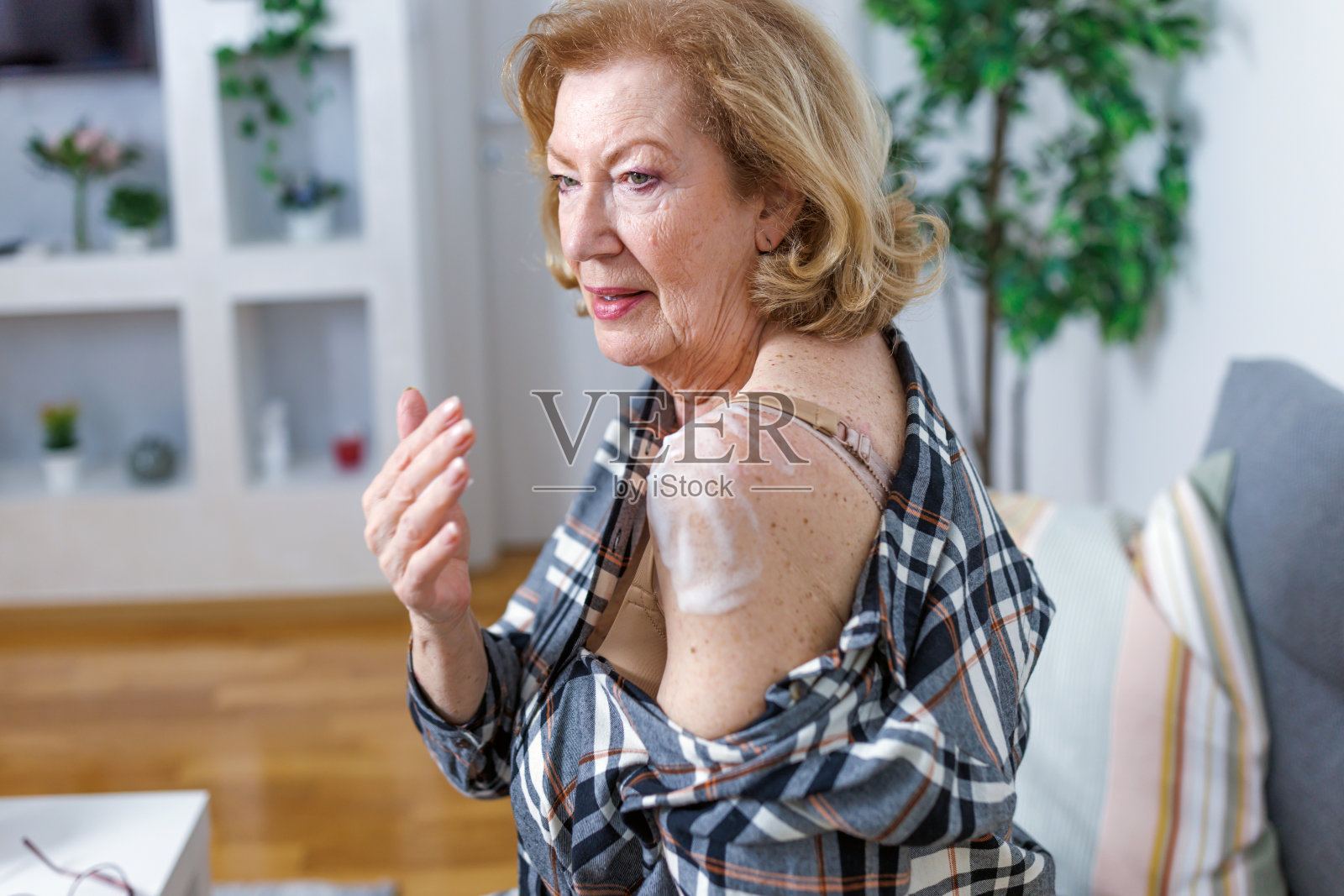 这种乳液真的很有效照片摄影图片