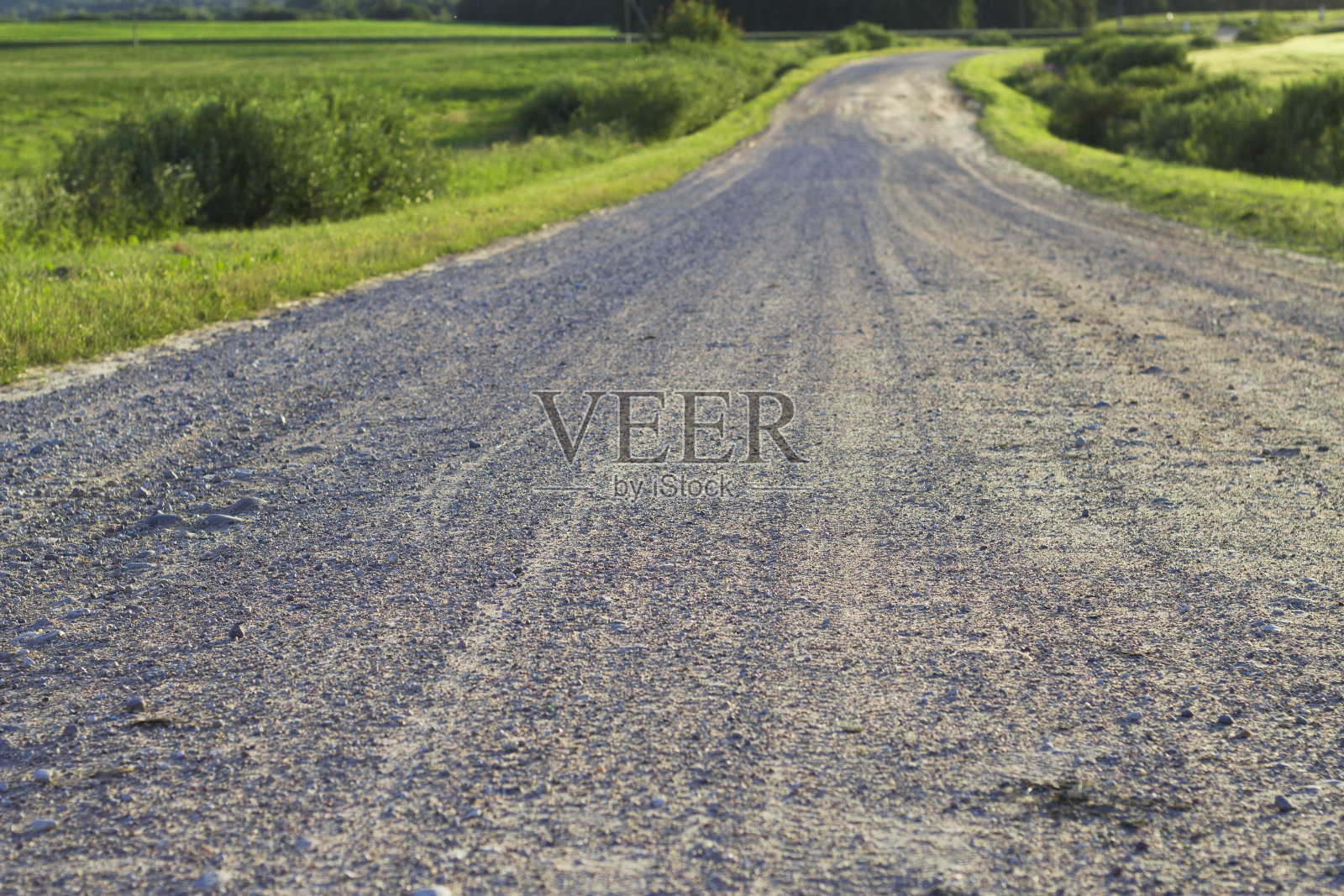 夏日乡村碎石路照片摄影图片