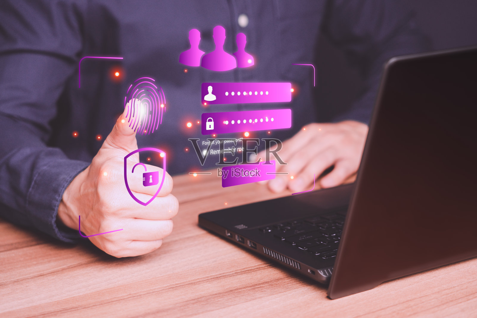 男子保护个人数据在电脑笔记本电脑和虚拟接口。网络安全理念保护数据。安全加密和访问用户的私人信息访问互联网。照片摄影图片