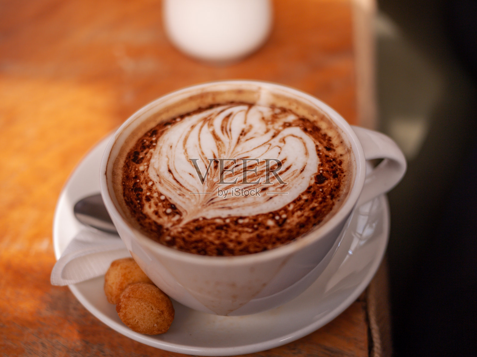 每个杯子里都有一件艺术品照片摄影图片