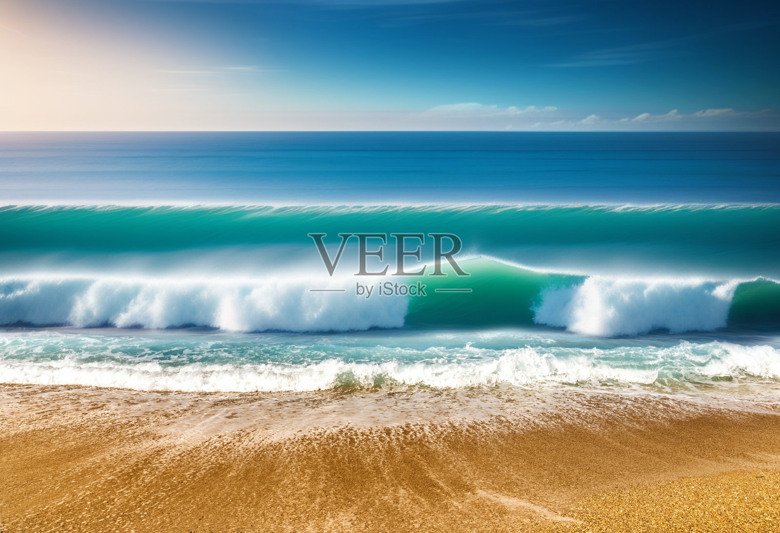 美丽的原始景观背景图像与海，清晰的地平线，金色的沙子和来浪。照片摄影图片