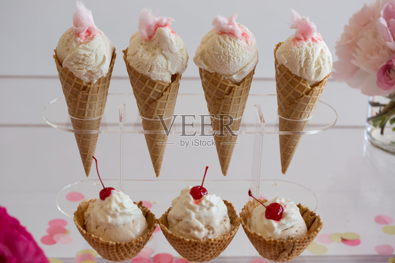 冰淇淋甜筒特写照片摄影图片